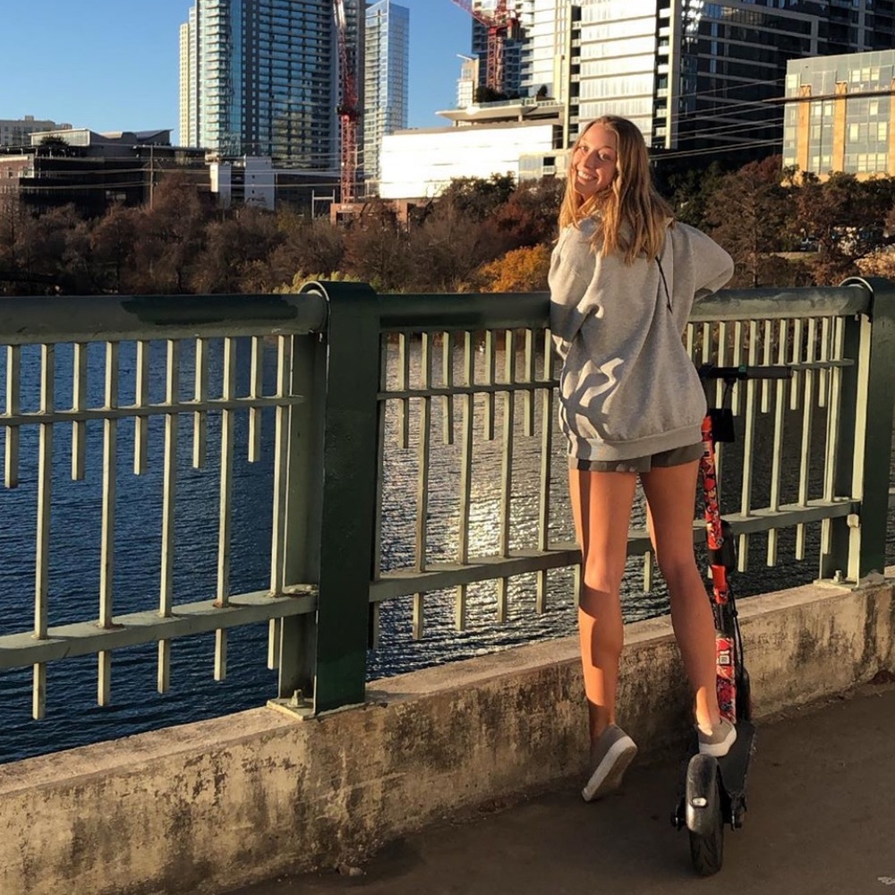 Meet your Posher, Aurora